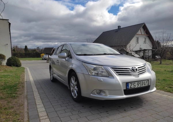 Toyota Avensis cena 25010 przebieg: 266000, rok produkcji 2010 z Maszewo małe 781